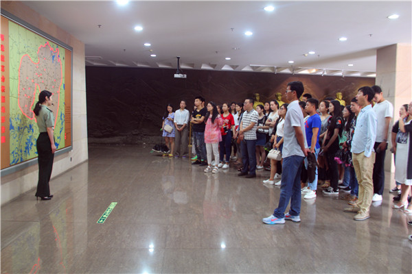 公司员工党员赴鄂豫皖革命纪念馆开展“两学一做”党日活动