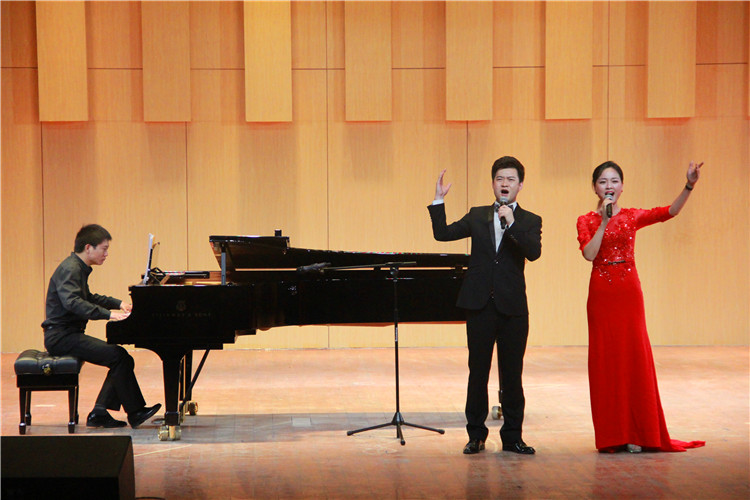  中国音乐学院应邀来公司交流演出