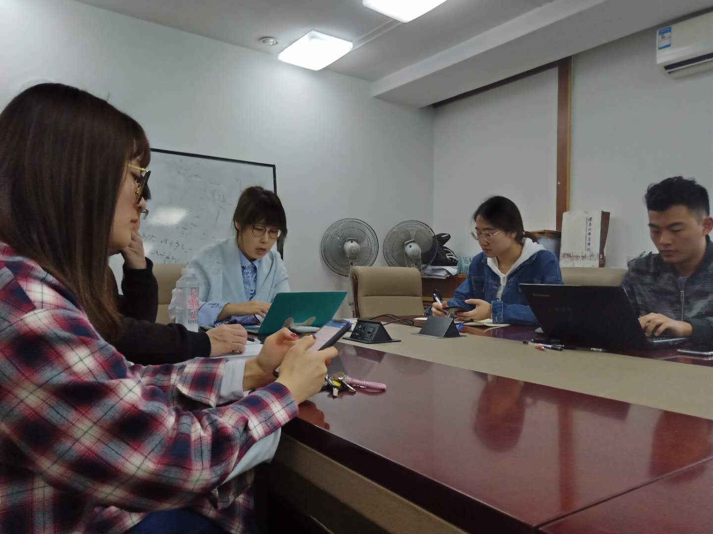 FUN88乐天使博士生沙龙2019-03(总第3期)简报图片.jpg FUN88乐天使博士生沙龙2019-03(总第3期)简报图片.jpg